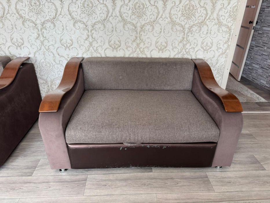 Продам уголок два дивана 2+3