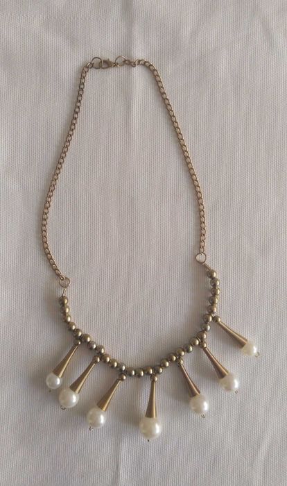 Ефектни бижута                                         .