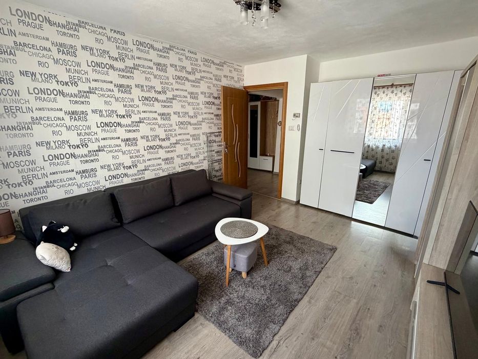 Vand apartament cu o camera/ garsoniera
