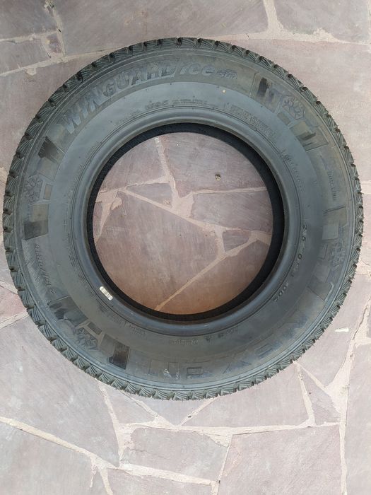 Продам комплект зимних шин