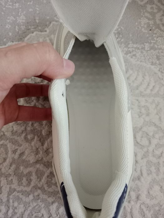 Продам кроссовки 36 размера