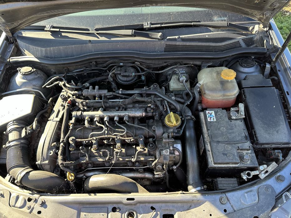 Dezmembrez Opel astra h 1.9 diesel 150 de cai 6 trepte an 2006