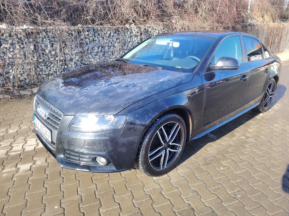 Audi A4 B8 • 2009 • Automată • S-line exterior • 320.000 km • 5000€