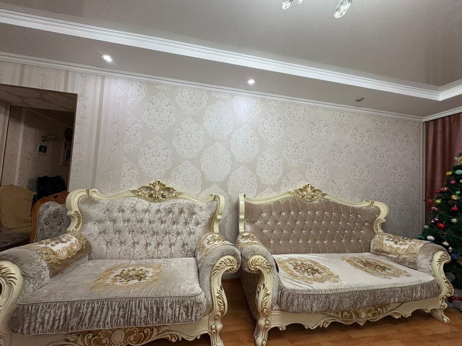 Диван для гостиной комнаты