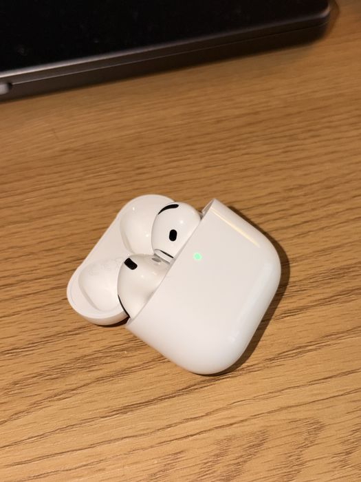 Продавам AirPods 4 ANC