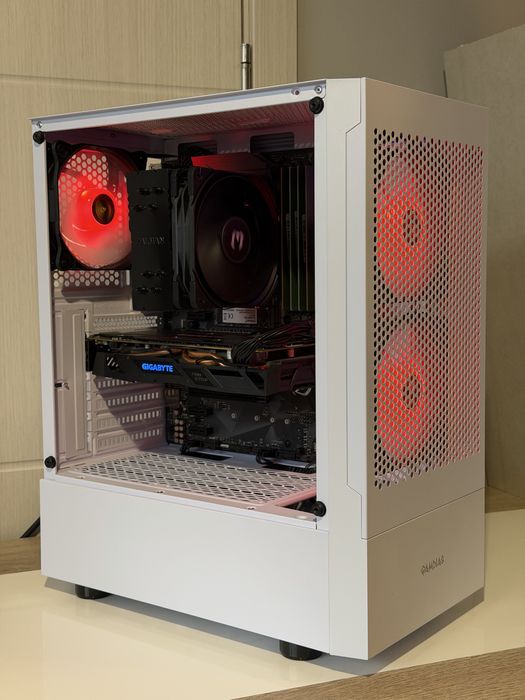 Геймърски компютър i7-6700K, RX580, 16GB