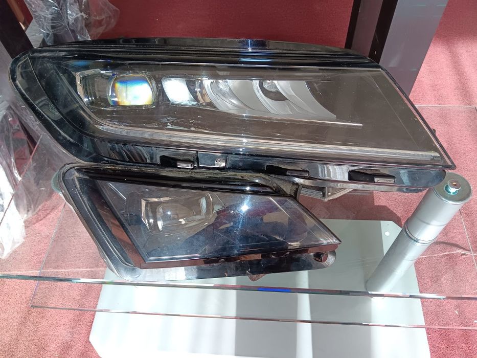 Far dreapta Skoda Qadiak 2016-2020, Full led  , Germania
