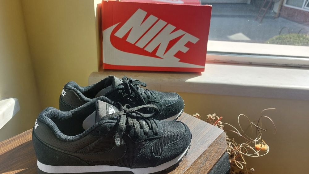 Маратонки NIKE MD RUNNER 2  # 38.5