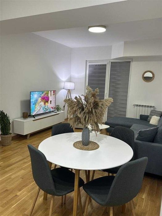 Дава се под наем Тристаен апартамент в Пловдив, Южен - 85 кв.м за 367.2 € - Снимка #1