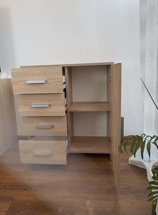 Comodă JYSK model TAPDRUP (4 sertare + 1 ușă), nuanță stejar deschis