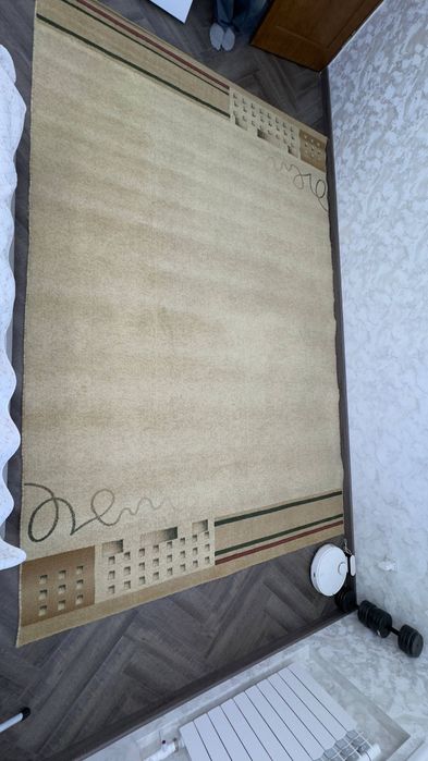 Продаю ковёр в хорошем состоянии