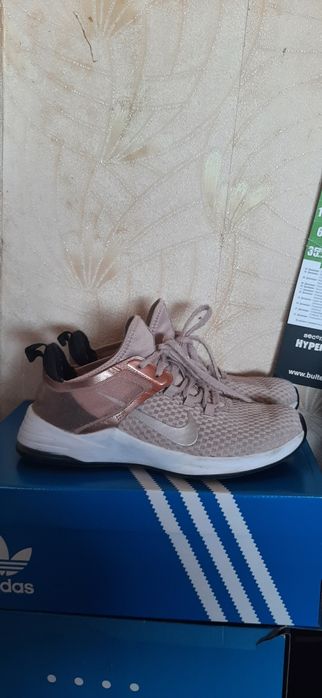 Отлични  Найк 38,-38,6