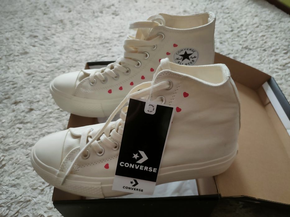 Продаю, Конверсы, Новые, 40 размер, 10000