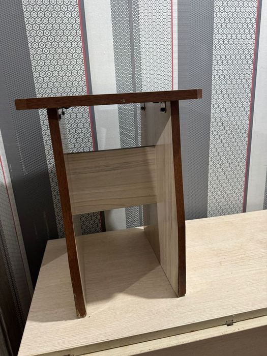 Телевизор с подставкой