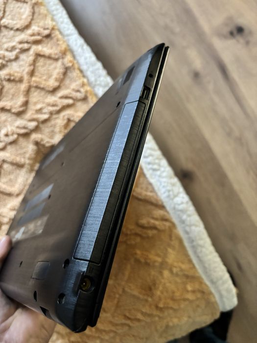 Acer light gaming• i5 7th gen• 8gb ram DDR4• Nvidia 2gb Gddr5• SSD+HDD