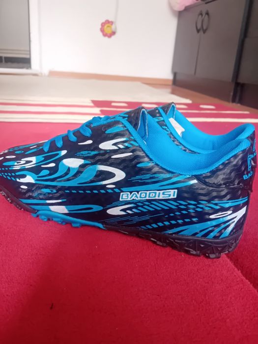 Mercuriale de fotbal, mărimea 36