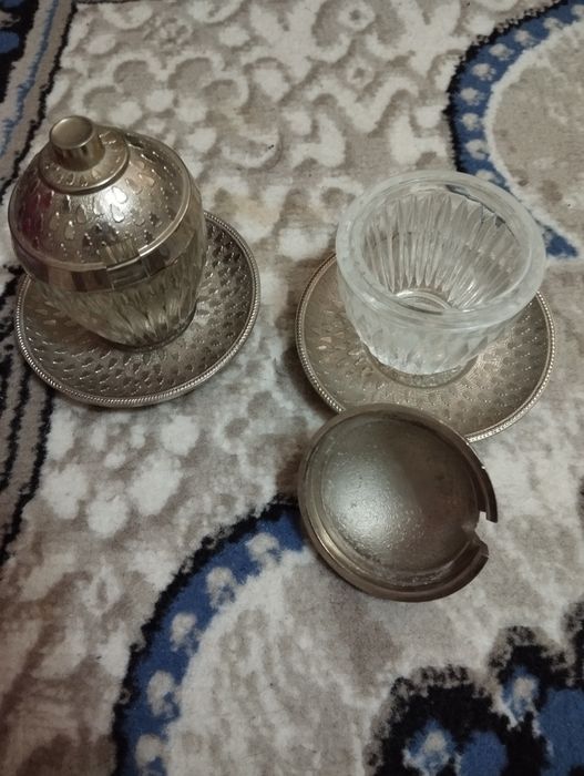 Пепельница  хрусталь и соусницы