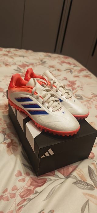 34 номер - стоножки / бутонки за футбол на изкуствен терен