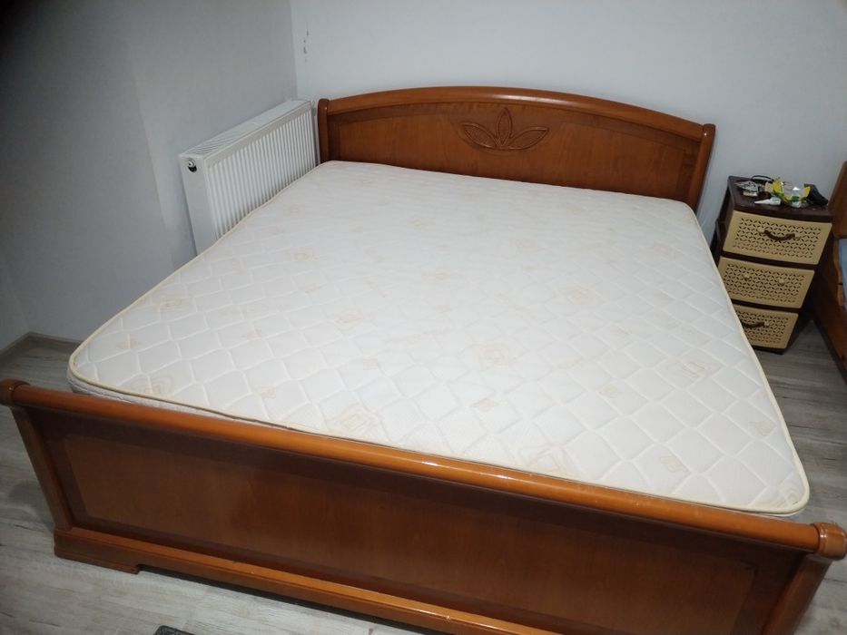 Pat matrimonial lemn masiv