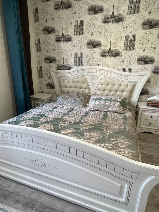 Продам спальный гарнитур