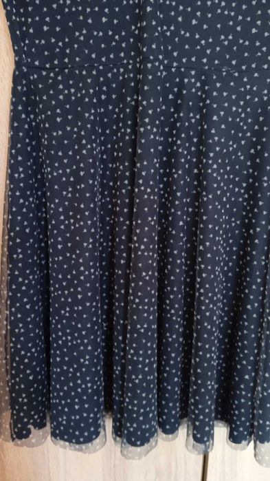 Красива рокля     
    р-р ХS