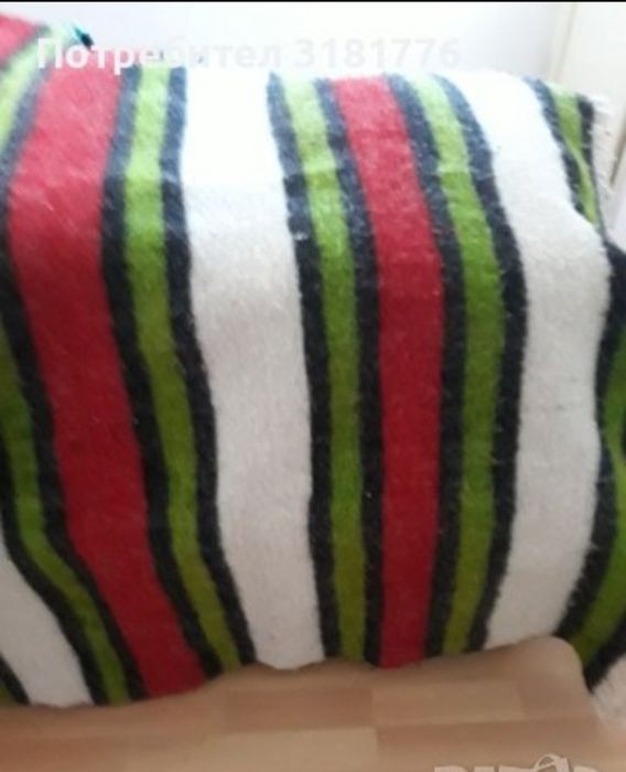 Автентично вълнено халище, ръчна изработка.