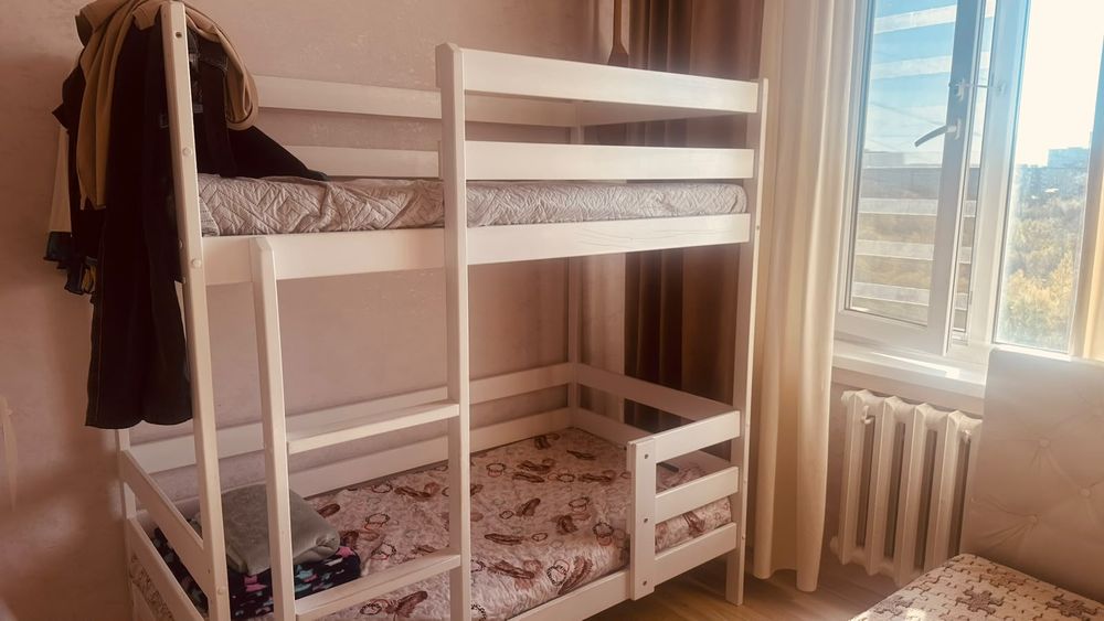 Срочно продам двухъярусную кровать