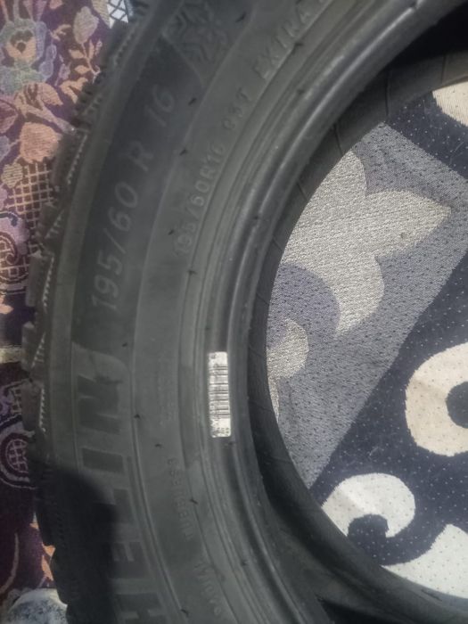 Продам зимние шины с шипами
