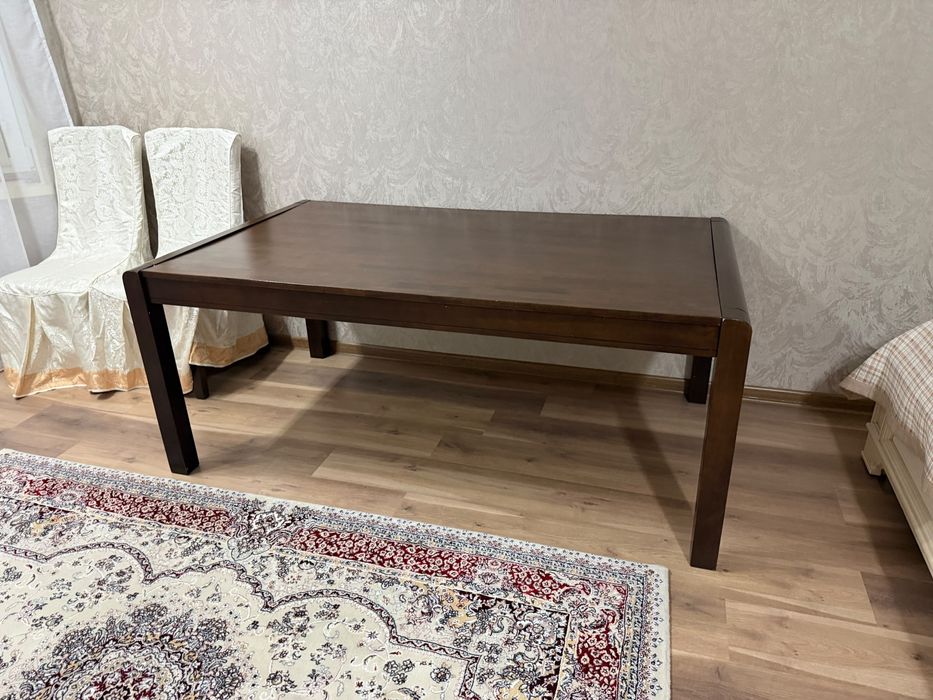 Продам стол коричневый