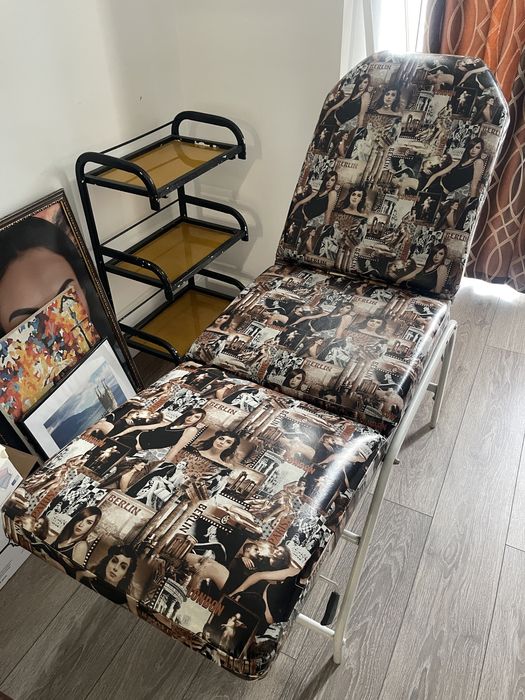 Продам кушетку + подарок тележка