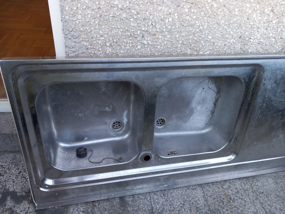 Кухненски плот INOX с вградени котлони и мивка
