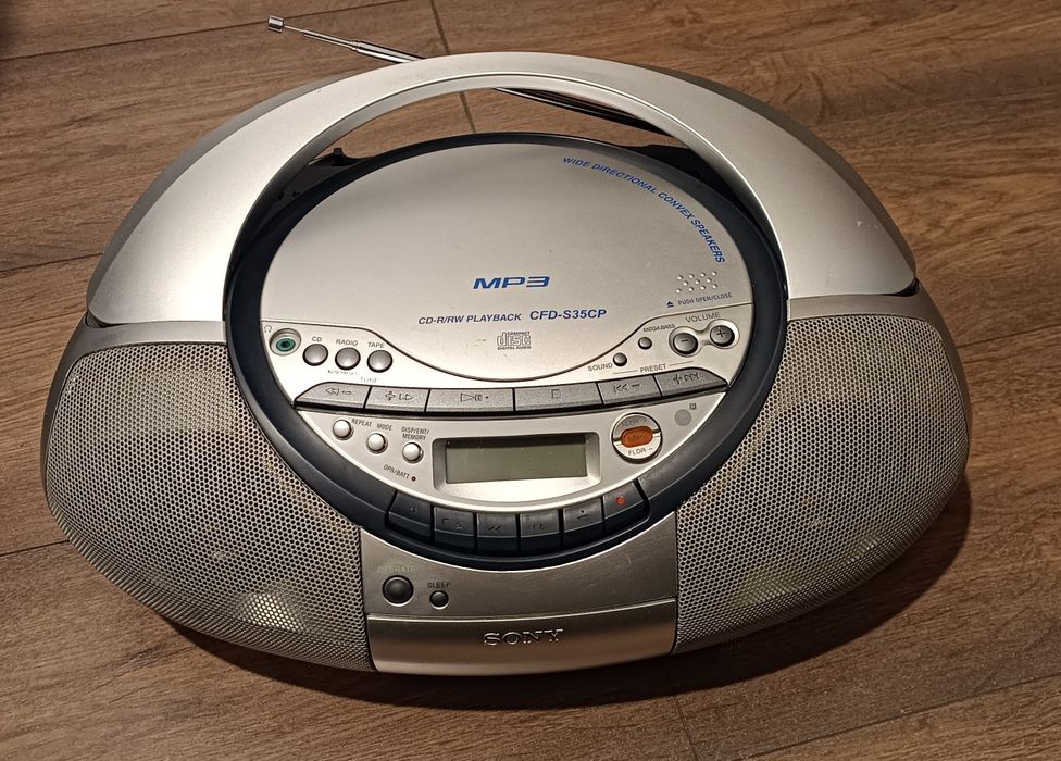 Кассетный магнитофон без дисков Sony