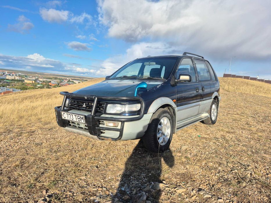 Mitsubishi RVR 1994 год