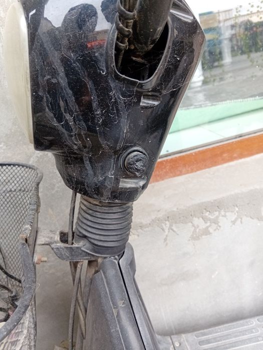 Skuter sotiladi aybi kanoti singan  akumlyatorini ugirlashgan