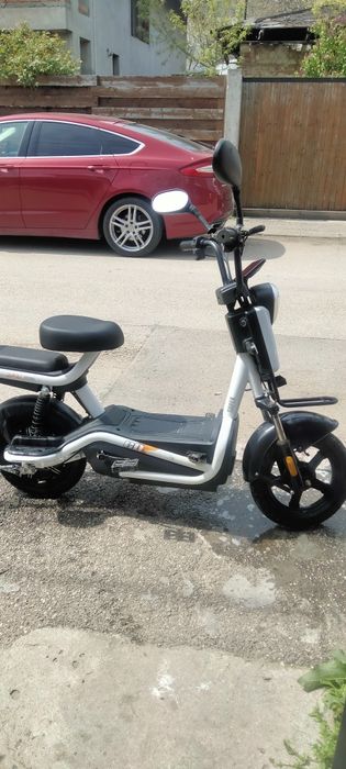 Scooter Electric Super Go 350 W  48V 20 Ah viteză 25
