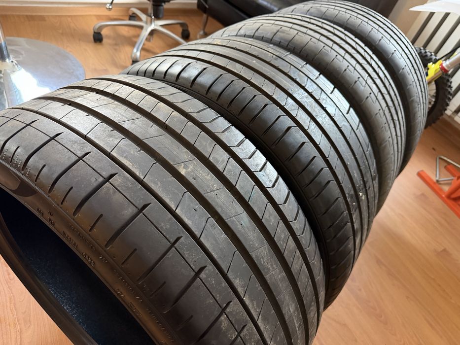 Set Anvelope Premium BMW Seria 7 G70 285 35 21 & 255 40 21