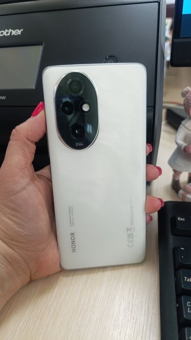 Honor 200 pro перфектен