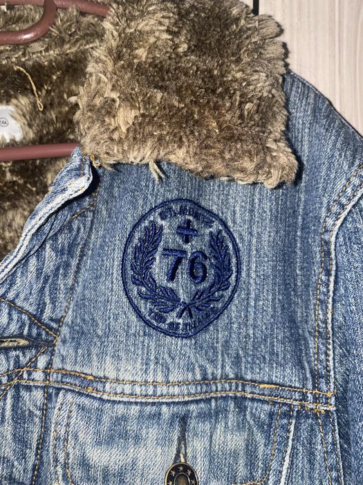 яке Clockhouse (м)