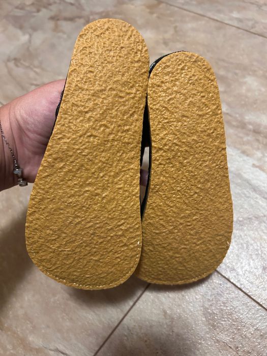 Детски боси пантофи .Нови