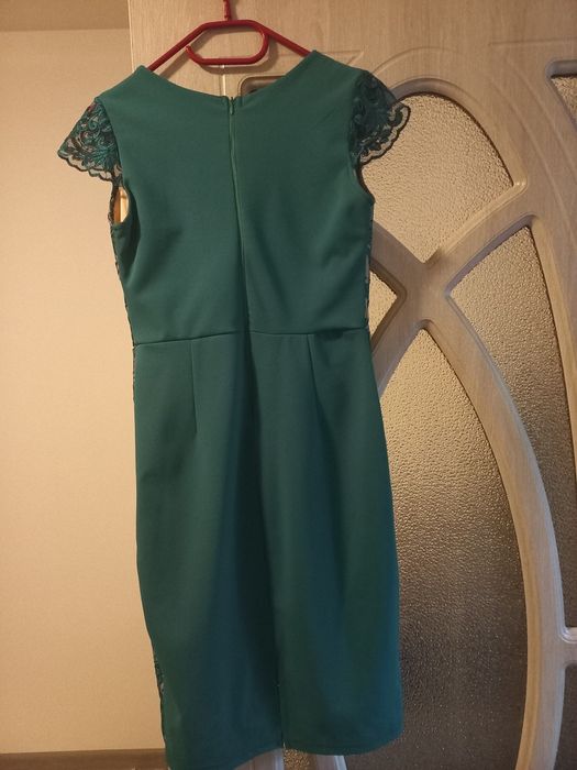 Vând rochii de seara