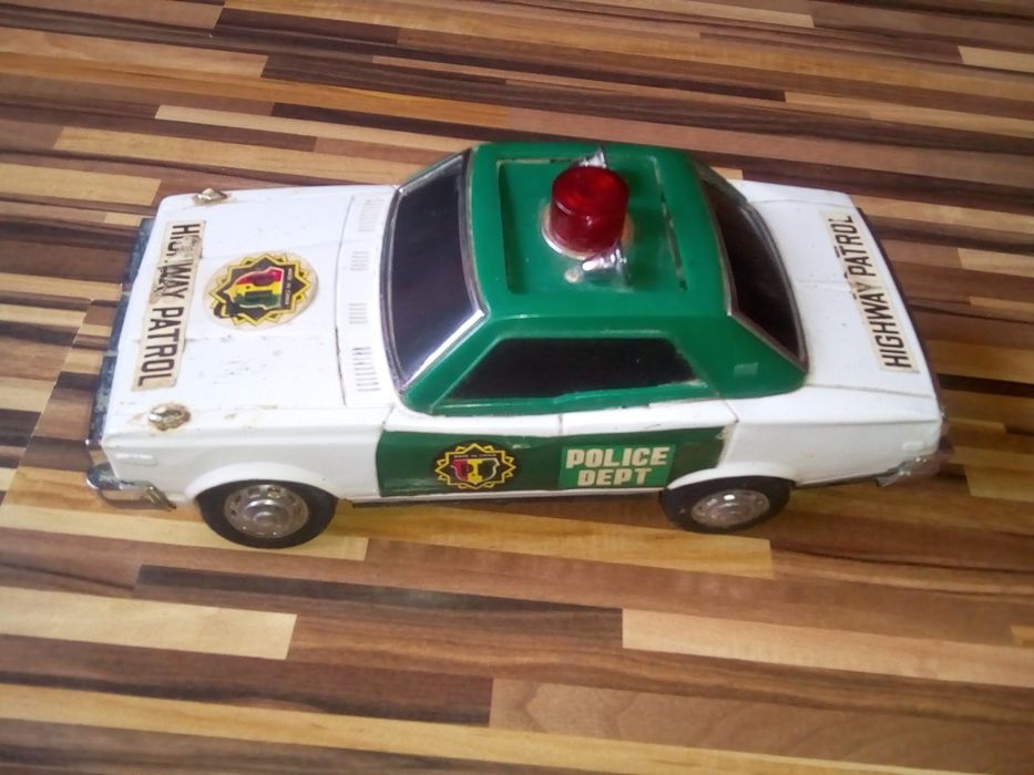 Mașină de poliție rară, anii '80, vintage, defectă