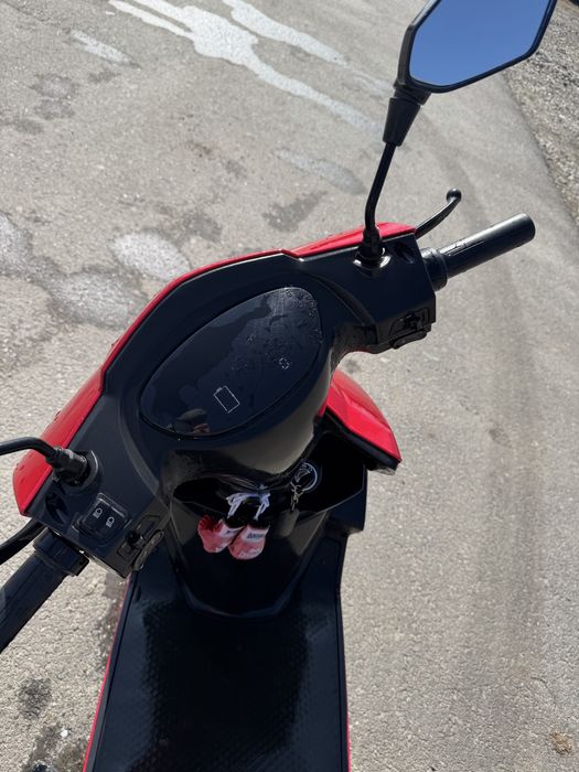 Vand scuter electric