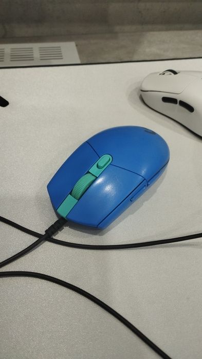 Мышка Logitech 102G