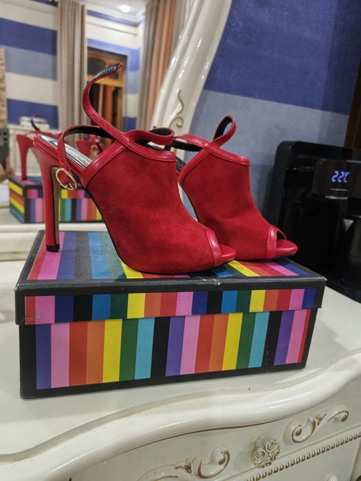 Balan poshinali tufli