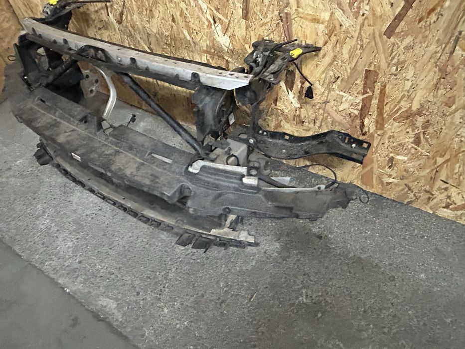 Trager / Tragher bmw G30 G31 Armatura / suport far / traversa