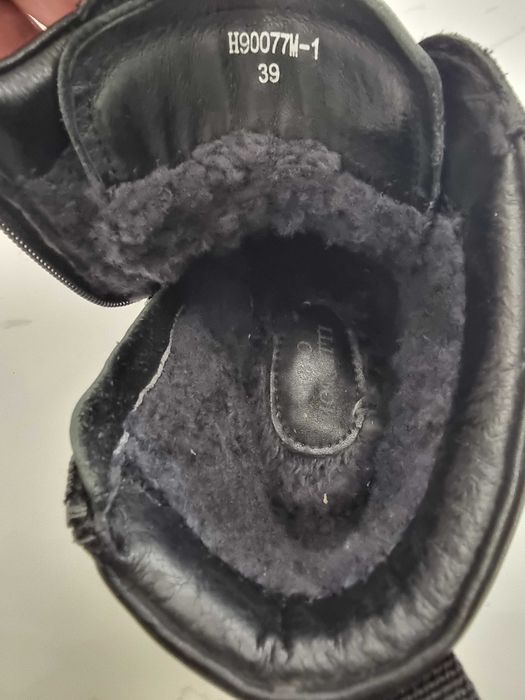 Продам ботинки зимние