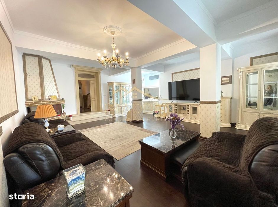 Vila 7 camere**Lake view**Ponton privat**Piscina**Teren 933 MP//Balote