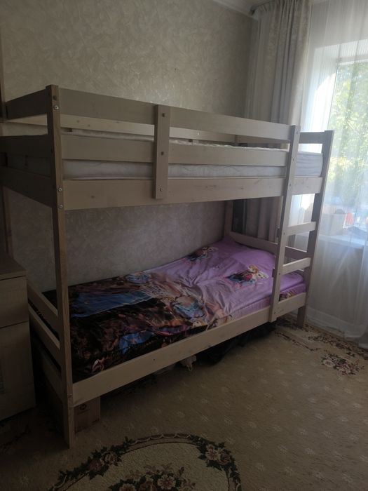 Продам двух ярусную кровать