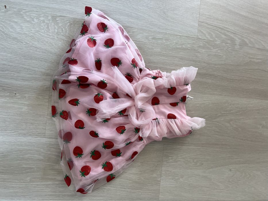 Розова рокличка с ягоди