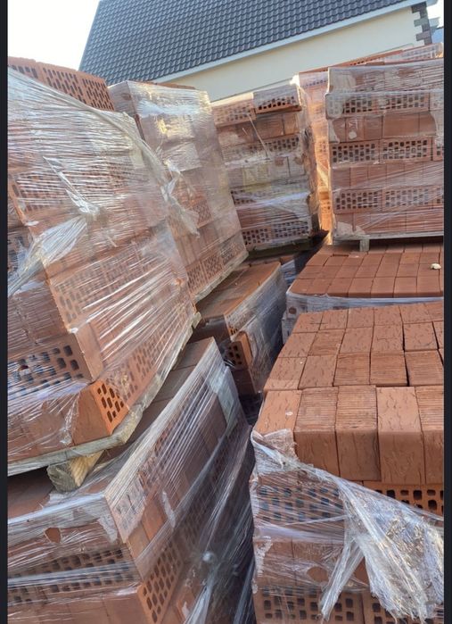 Продам кирпич облицовочный 12 поддонов